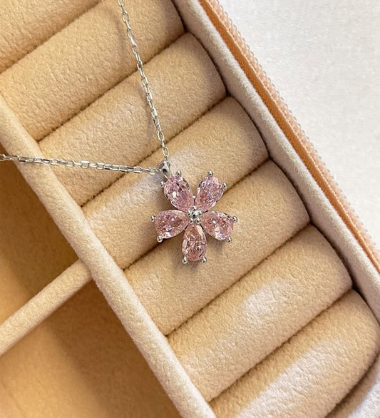 Pembe Taşlı Nergis Çiçeği Kolye